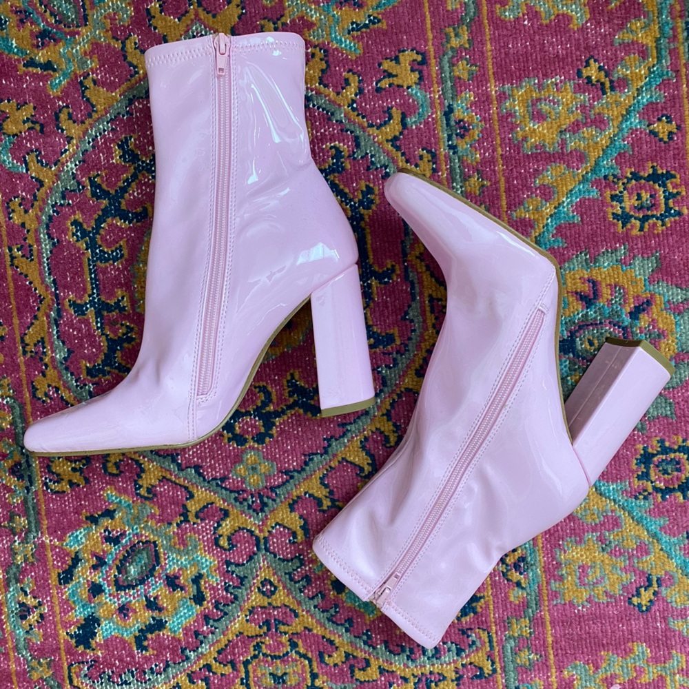Size 8 PINK Steve Madden booties